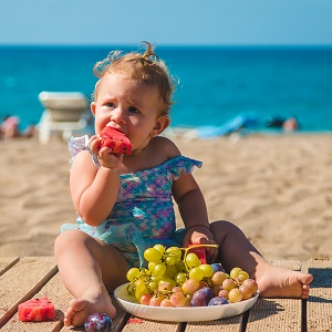 ¿Cómo debe ser la alimentación del niño en verano?